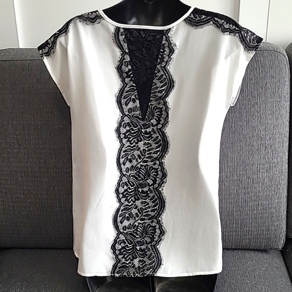 White, lace detailed blouse - Picture 2 of 4